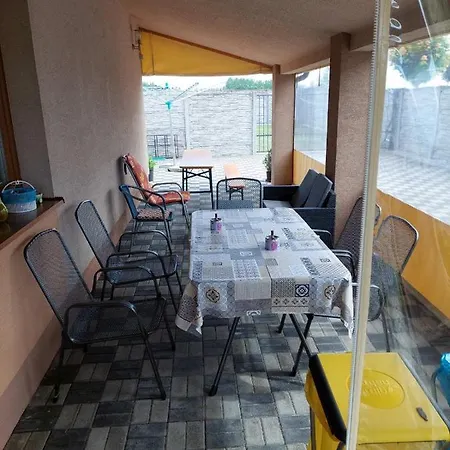 Jazmin Vendeghaz * Dolny Stal