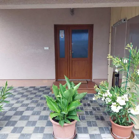 Jazmin Vendeghaz Hroboňovo