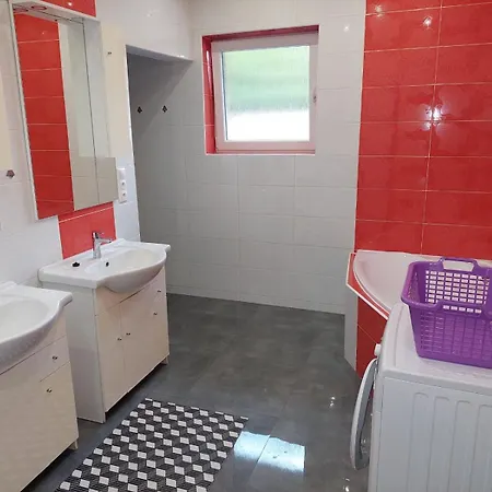 Jazmin Vendeghaz * Dolny Stal