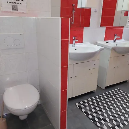 Ubytovňa Jázmin * Hroboňovo
