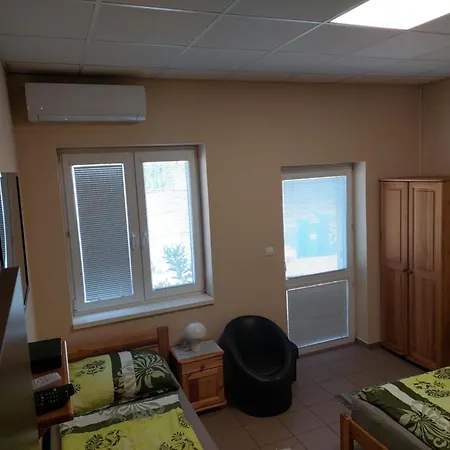 Jazmin Vendeghaz * Dolny Stal